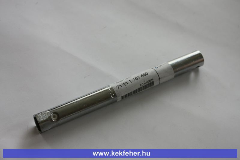 gyertyakulcs ()